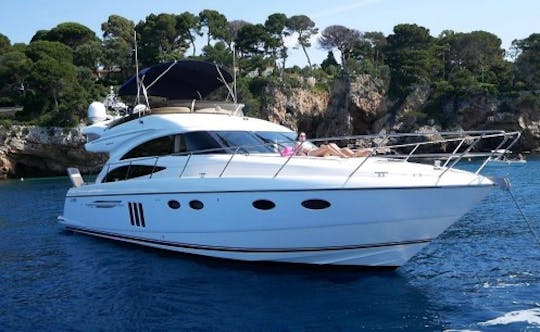 Alquiler del megayate Princess 58 Fly Power de lujo en la Costa Azul, Francia 