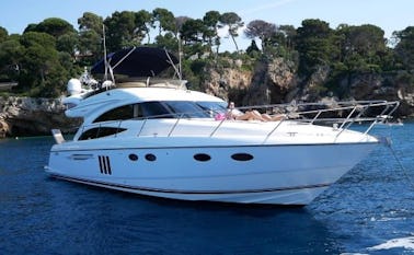 Aluguel de iates de luxo Princess 58 Fly Power Mega em Cote d'Azur, França 