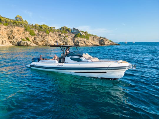 Feel The Energy And Luxury Of Cruising Around The Aegean Sea With “Kimothoi”.