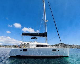 Catamarán de crucero Lagoon 450 para alquilar en Ibiza, España