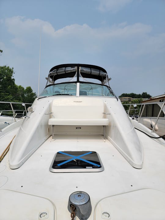Monumental Cruiser | Iate privado de luxo Carver de 37 pés para 12 passageiros