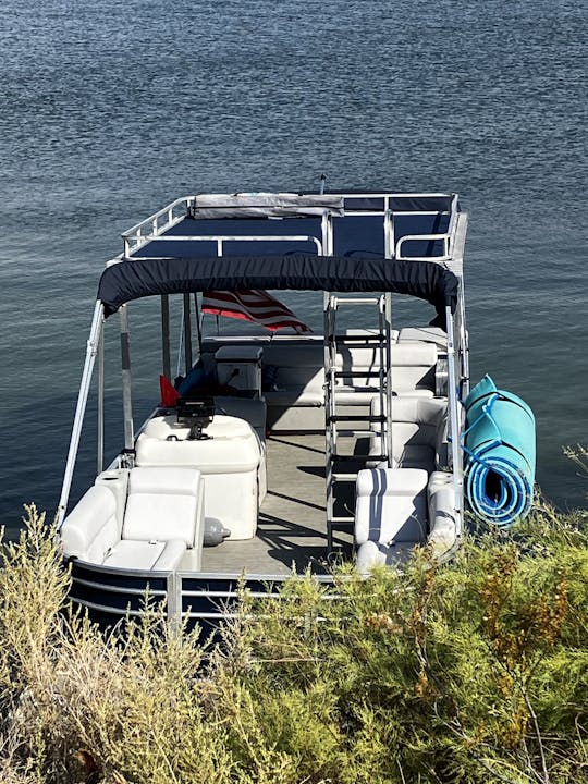 28ft Suntracker Party Hut - Spacious 12 Person Boat on Lake Havasu!