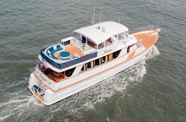 80' Luxury Chris-Craft Yacht in NYC/NJ