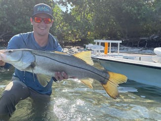 Location de pêche dans le backwater de Naples, 4 heures, demi-journée