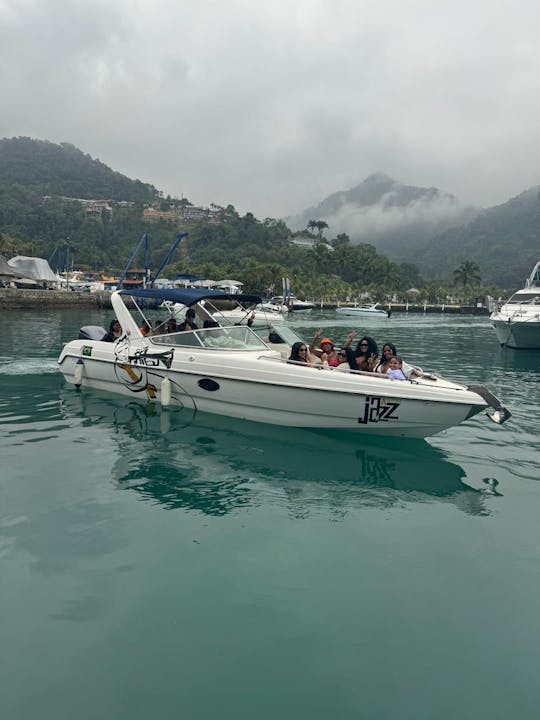 Speedboat in Portobello for 16 people