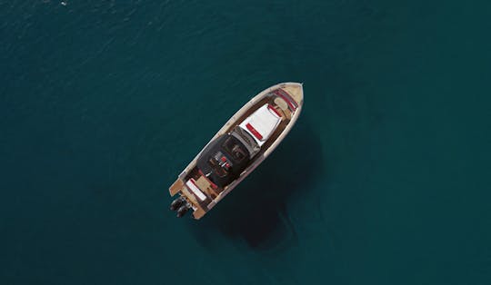 Sorrento - Passeie por um luxuoso iate a motor de 14 T-Top
