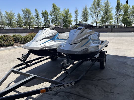Yamaha Waverunner EX Deluxe Jet skis for rent at Folsom Lake