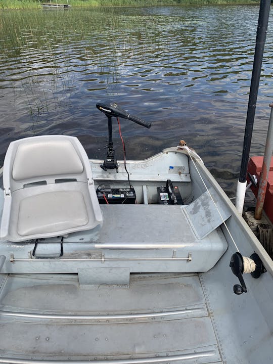 Electric fishing boat 