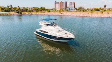 Luxury 40ft Regal Commodore Yacht for Incredible Trip in Mazatlan