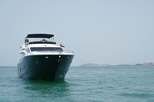 Location d'un méga-yacht de 95 pieds à Dubaï, aux Émirats arabes unis pour 50 personnes