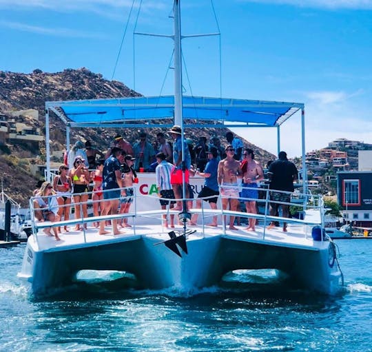 Catamarã em Cabo San Lucas, México. 