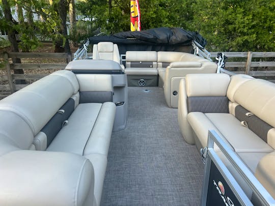 **Month of May only 15% off** Lake Tahoe Brand New 2024 Sun Tracker 21’ Pontoon
