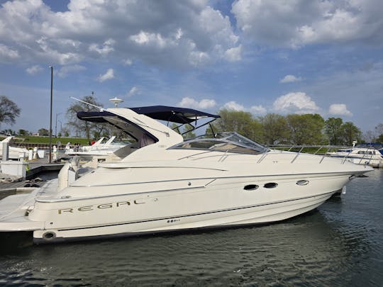Private 44' Yacht - Free Champagne, Free Fuel, Free Floating Island