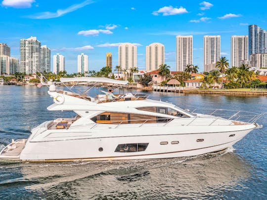 PROFITEZ DE MIAMI sur le Sunseeker Manhattan de 70 pieds ! ! !