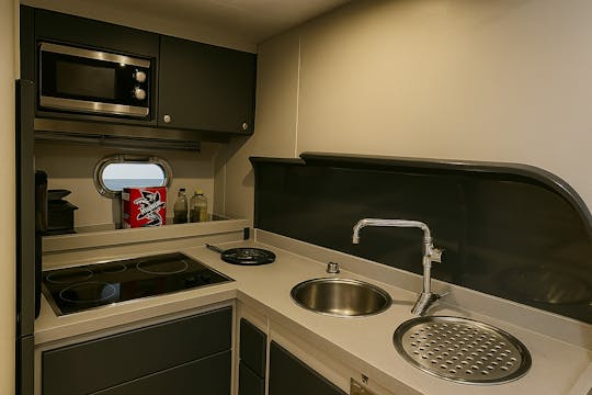 Abierto Ferretti Altura 47