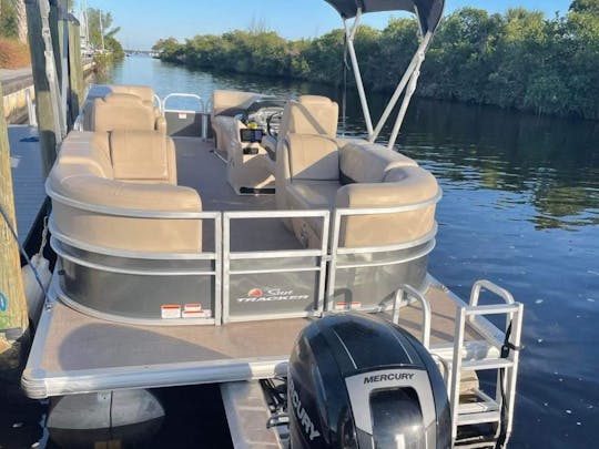 Nuevo pontón Suntracker 2020 en Cabo Coral, Florida