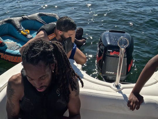 Your Best Boat Trip in Seattle | Carlson CX18