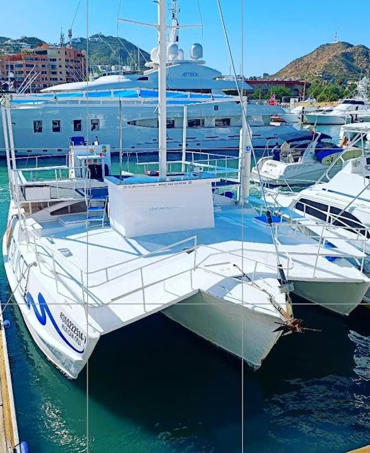 Catamarã em Cabo San Lucas, México. 