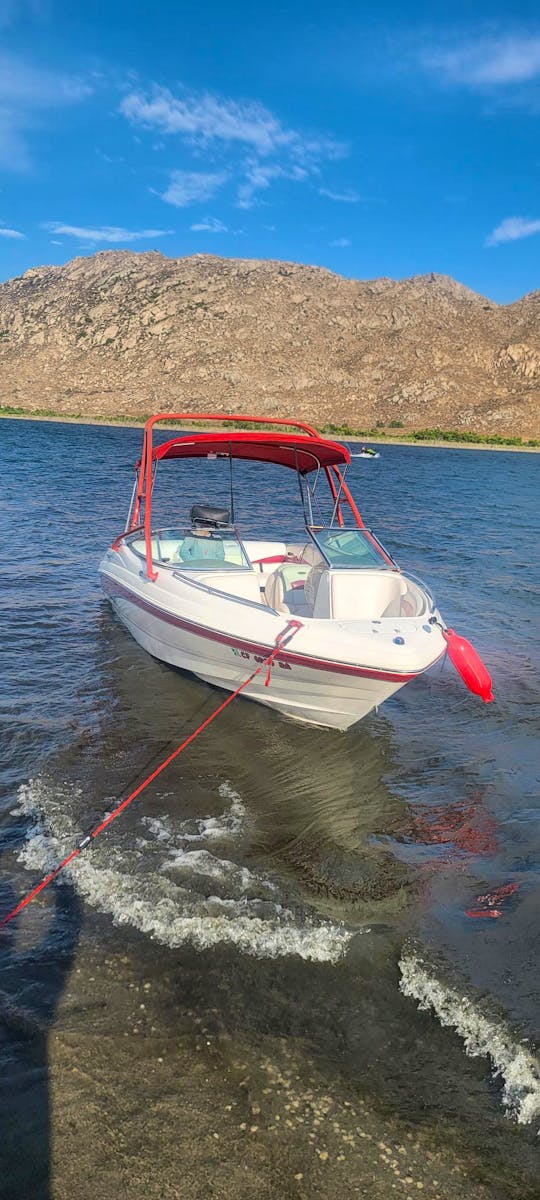 210 SS Chaparral 21ft for Daily or Weekly Rental on the Lake!