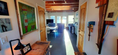 A stunning Houseboat, Studio Floating Home Near SF and Sausalito! Top Deck!