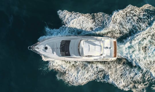Aventura de iate de luxo Azimut de 60 pés em Marina Del Rey