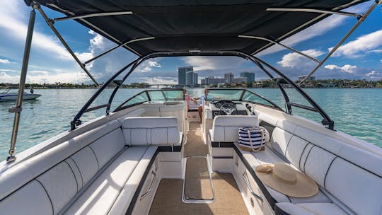 ACESSÍVEL SEA RAY SUNDECK 270 DE 27 PÉS EM FORT LAUDERDALE