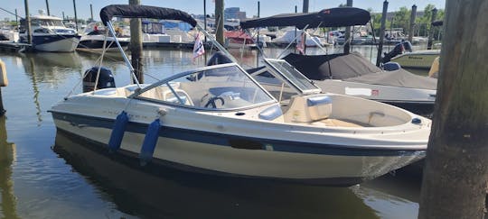 Tu escapada acuática: alquiler de Bayliner 180 Bowrider 