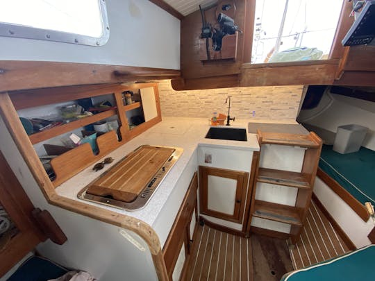Sunset Sail Buzzards Bay in a Classic Sloop!
