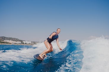 Sesión de wakesurf con instructor