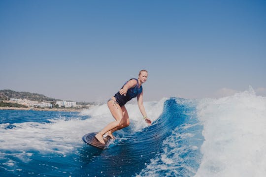 Sessão de wakesurf com instrutor