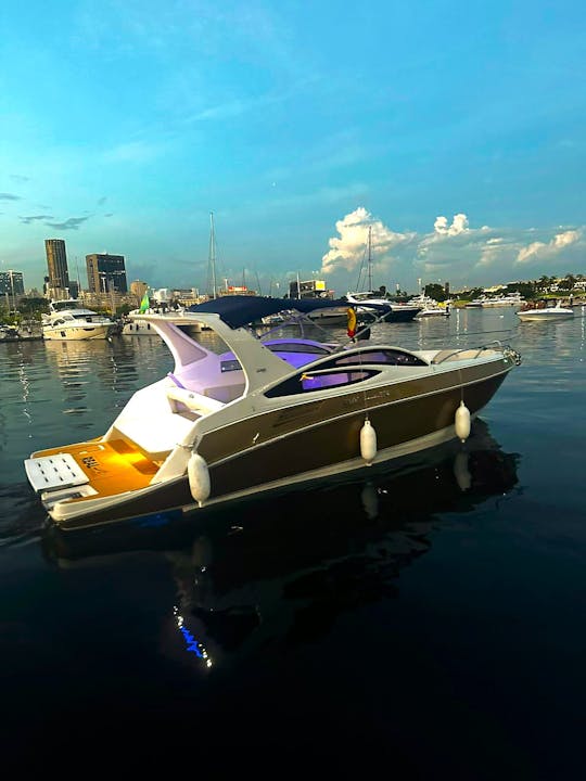 Alquiler de yate a motor Mavi Real de 27 pies en Río de Janeiro, Brasil