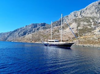 Alquiler privado de goletas de 89 pies y crucero en velero por la hermosa ciudad de Mykonos