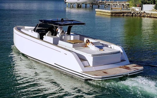 Pardo 43 MIMI Motor Yacht Rental in Eivissa, Illes Balears