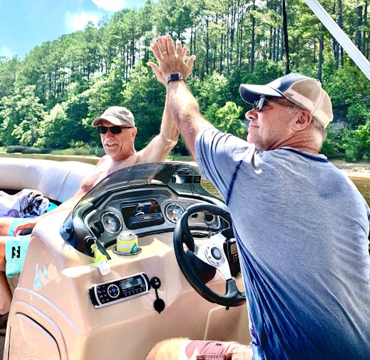  Sun tracker 22 DLX Short Pontoon in Murrells Inlet, South Carolina