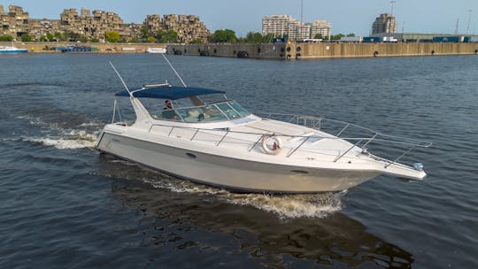 Enjoy Montreal in the NEW Regal 42' - 42FT!! UP TO 15 PEOPLE