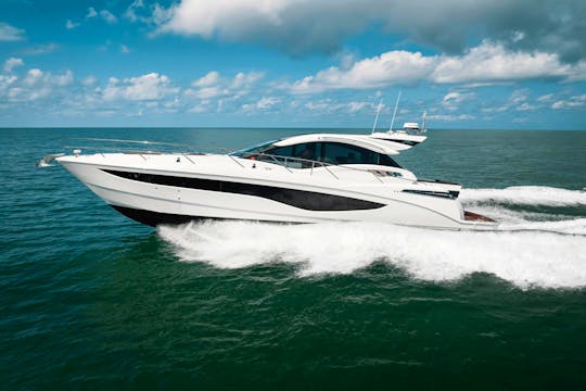 Luxurious 50-Foot Yacht - Perfect for Groups of Up to 12 Guests!