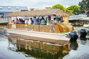 🌴Party on the water! Tiki boat for up to 30 – parties, sunset cruises & more! 