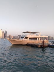 Barco luxuoso de 70 pés em Abu Dhabi para eventos inesquecíveis!