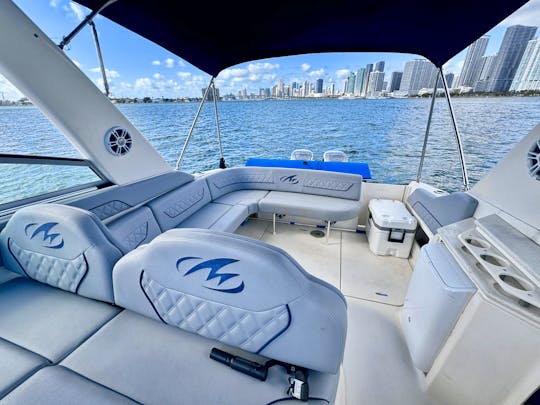  37FT MONTERREY Experience Miami: Big Discounts Available! Inquire Now!