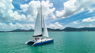 Aventura de navegación nocturna en catamarán en Phuket, Tailandia