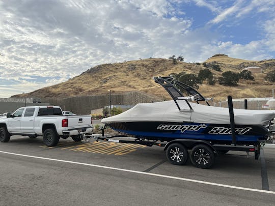 2014 Sanger Wake Surf Boat for rent at Lake Sonoma 