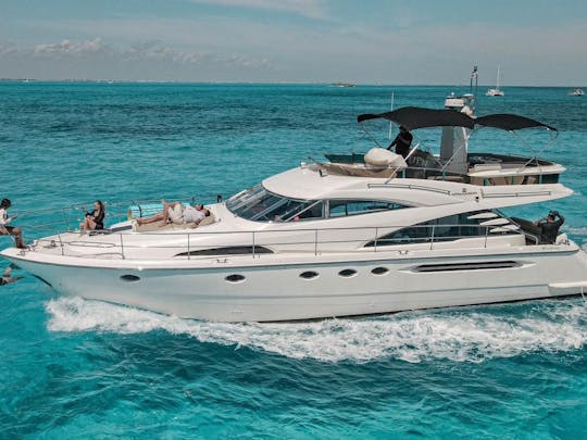 70ft Fairline Luxury Yacht in Cancún - up to 20 people capacity!