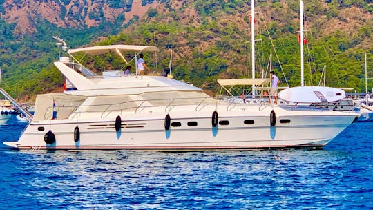 50ft (15 Meter) 4 Cabins Elegant Motor Yacht for 8 guests