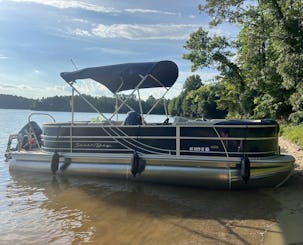 ケオウィー湖またはハートウェル湖のサウスベイ 224RS LE 2.75 トリトゥーン
