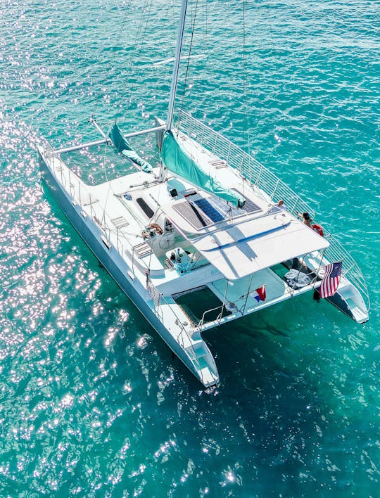 Carta de vela em catamarã de 48 pés feito sob medida em Honolulu, Havaí