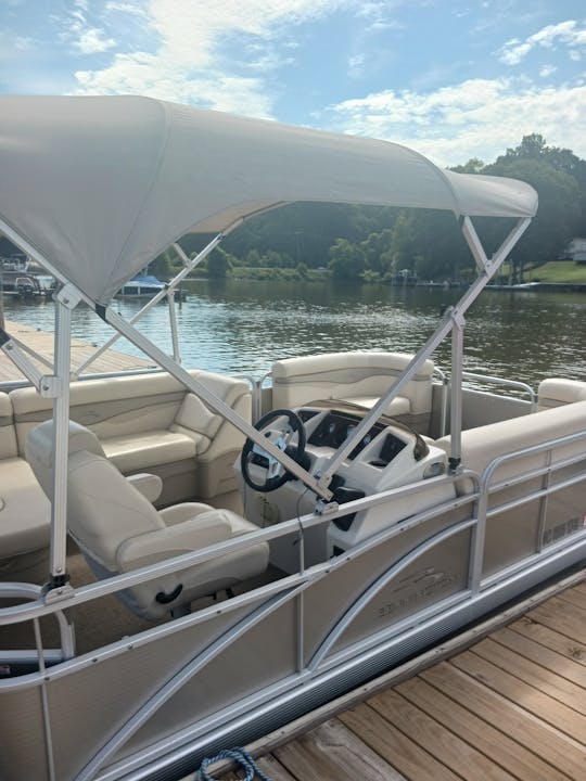 Ponton Bennington de 20 pieds à louer sur le lac Norman, Caroline du Nord
