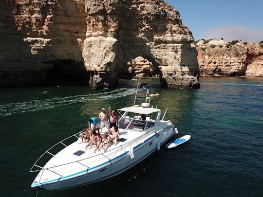 Alquiler de barcos privados en la cueva de Benagil