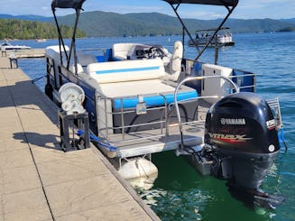 Lake Burton Tritoon Rental with free fuel and tube!!