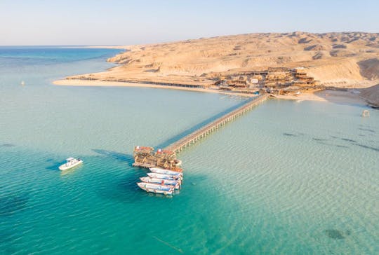 Ilha de Orange Bay em viagem particular de lancha e mergulho com snorkel - Hurghada