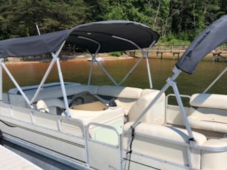 Cruise around Lake Norman in our Pontoon boat